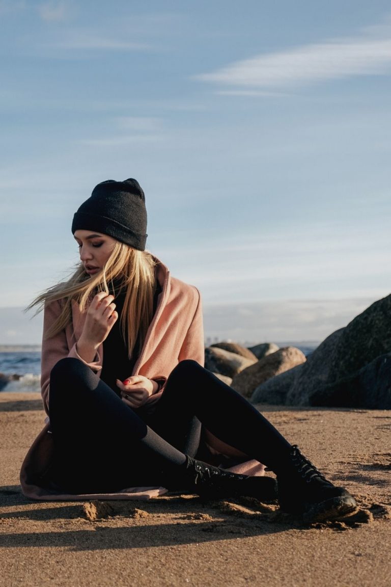 10 Verhaltensweisen von Frauen, wenn sie dich nicht mehr lieben