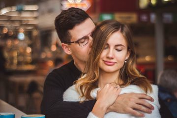 4 Dinge, die ein Mann tut, wenn er eine Beziehung mit dir will