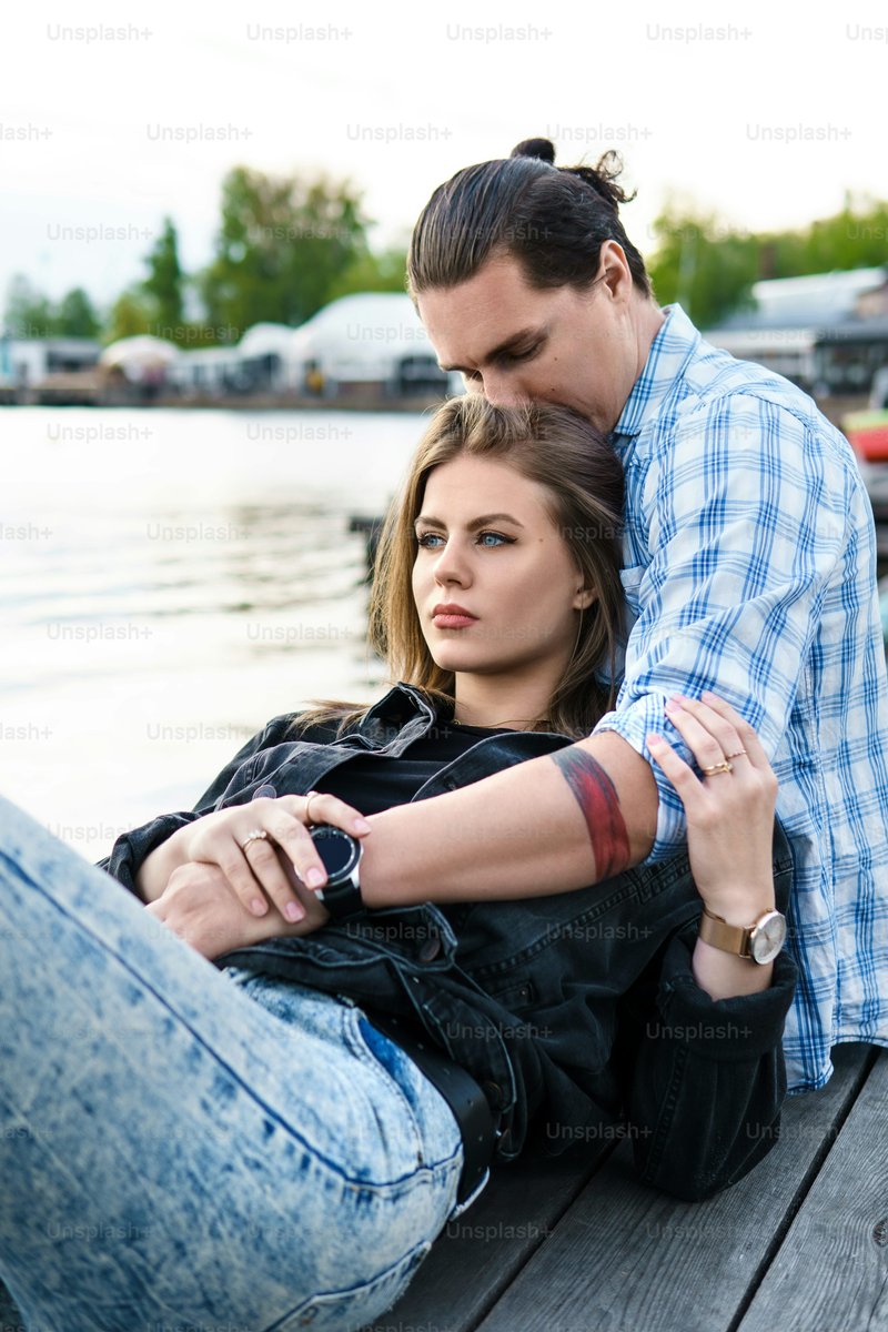Man lying on woman lap - Free Photo on Unsplash Man lying on woman lap - Free Photo on Unsplash