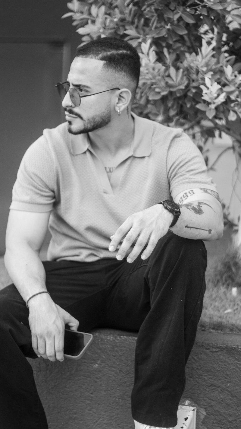 Man with tattoos wearing sunglasses and polo shirt. - Free Photo on Unsplash Man with tattoos wearing sunglasses and polo shirt. - Free Photo on Unsplash