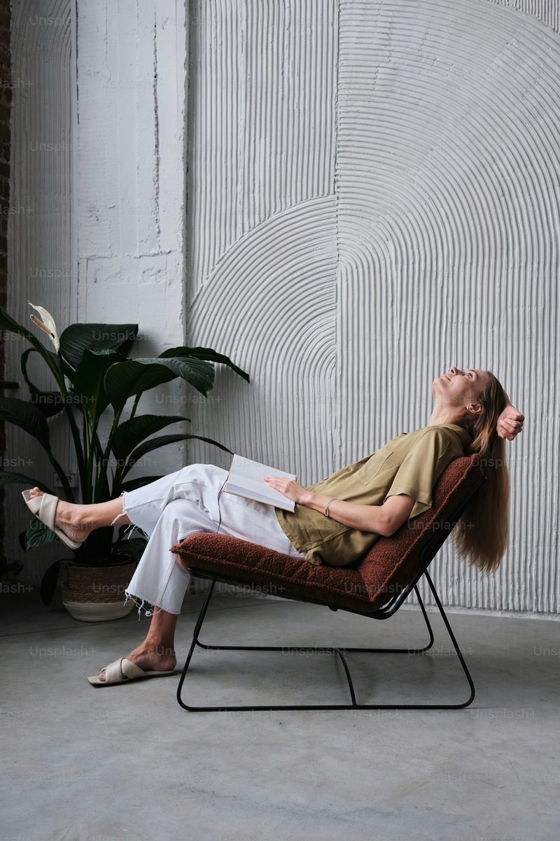 Relaxing Woman Pictures | Download Free Images on Unsplash