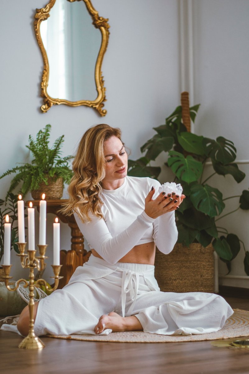 Woman Sitting on a Rug in a Living Room · Free Stock Photo Woman Sitting on a Rug in a Living Room · Free Stock Photo