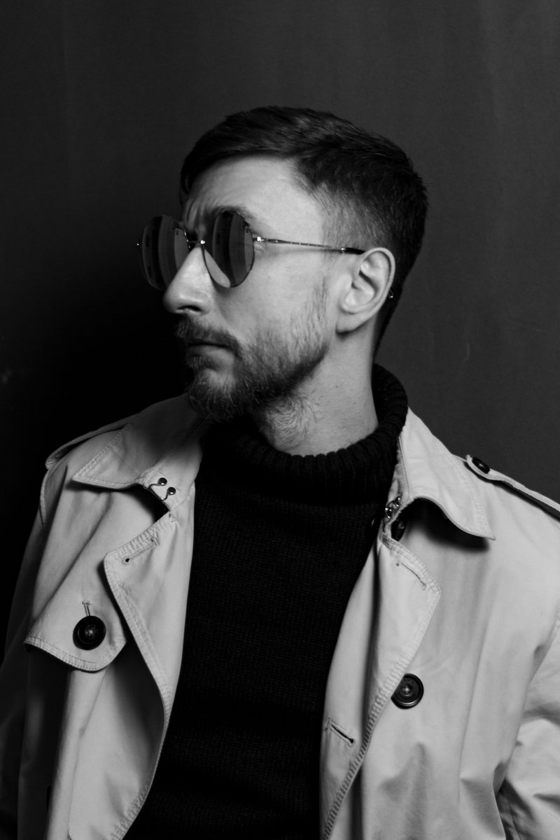 Stylish man in sunglasses and coat - Free Photo on Unsplash