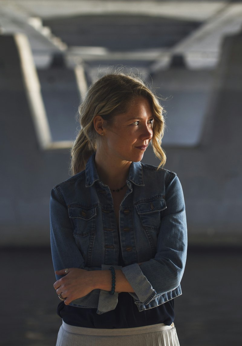 Woman In 40s Pictures | Download Free Images on Unsplash